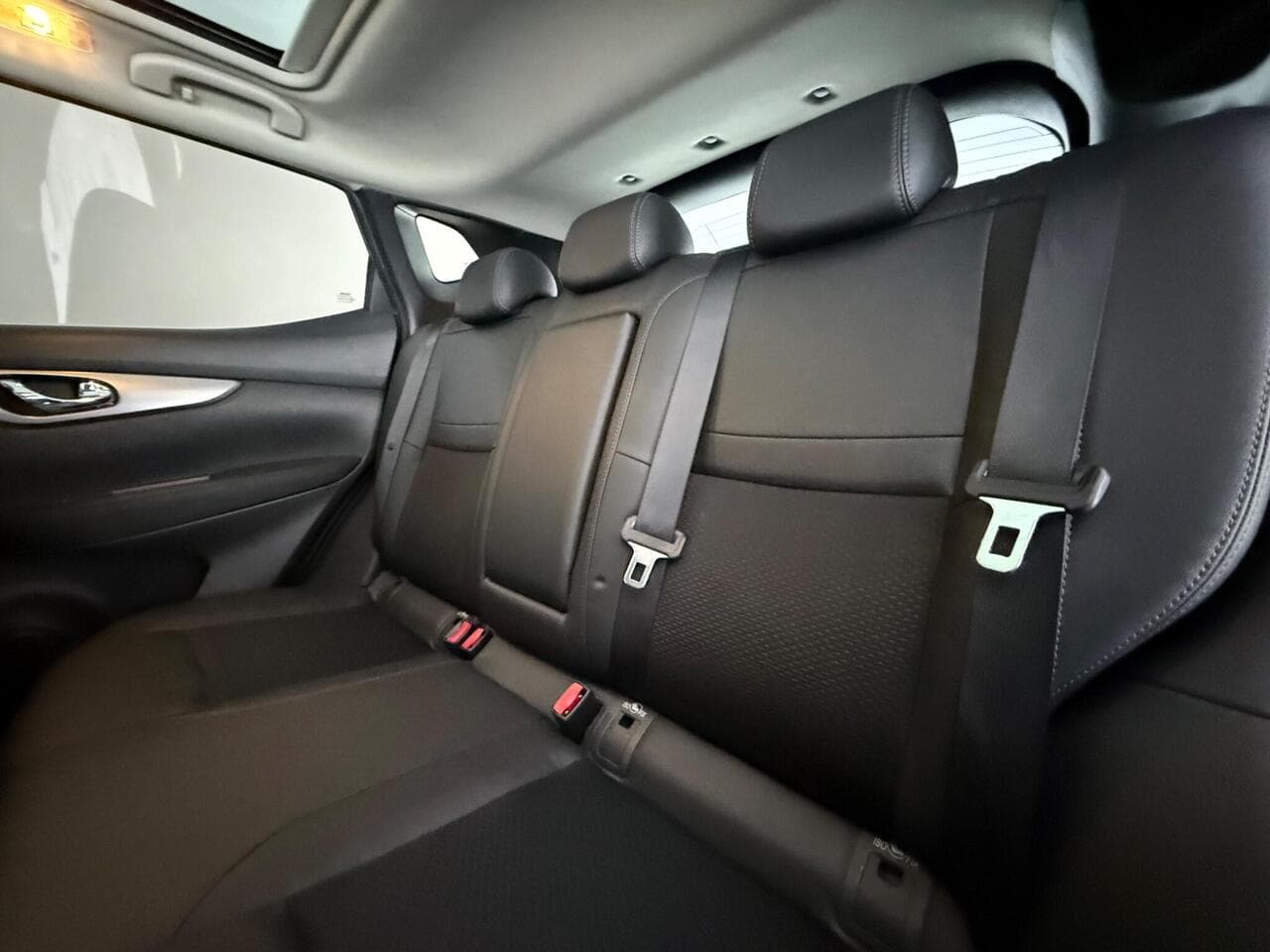 Nissan Qashqai thumbnail Seats Rear