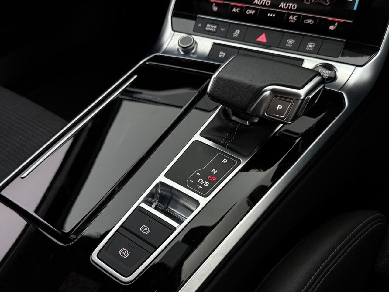 Audi A6 Avant thumbnail Interior Front