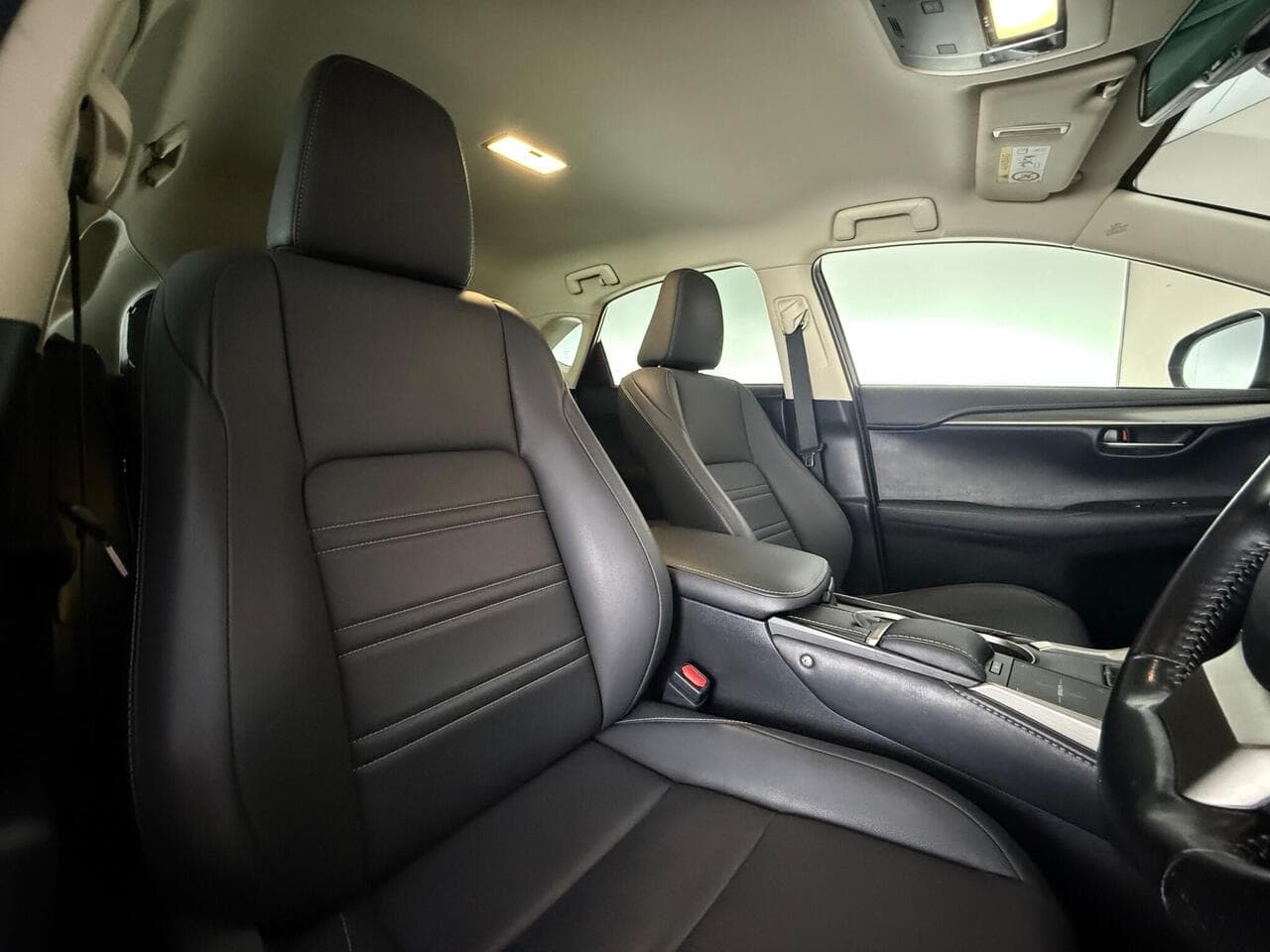 Lexus NX thumbnail Seat Driver