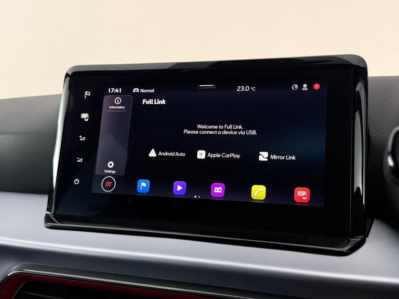 SEAT Arona thumbnail Infotainment System