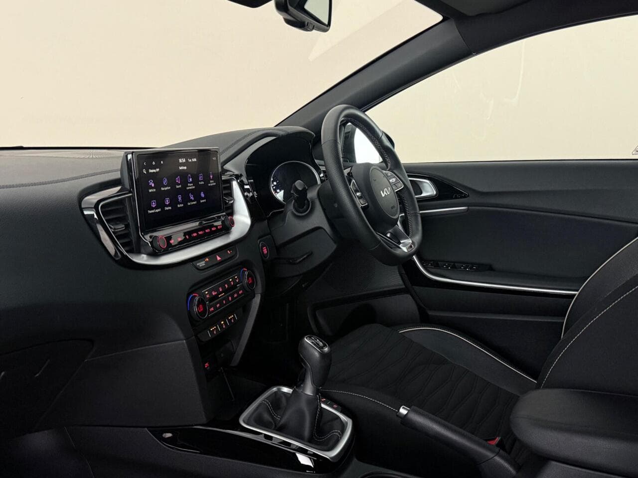 Kia Ceed thumbnail Interior Front