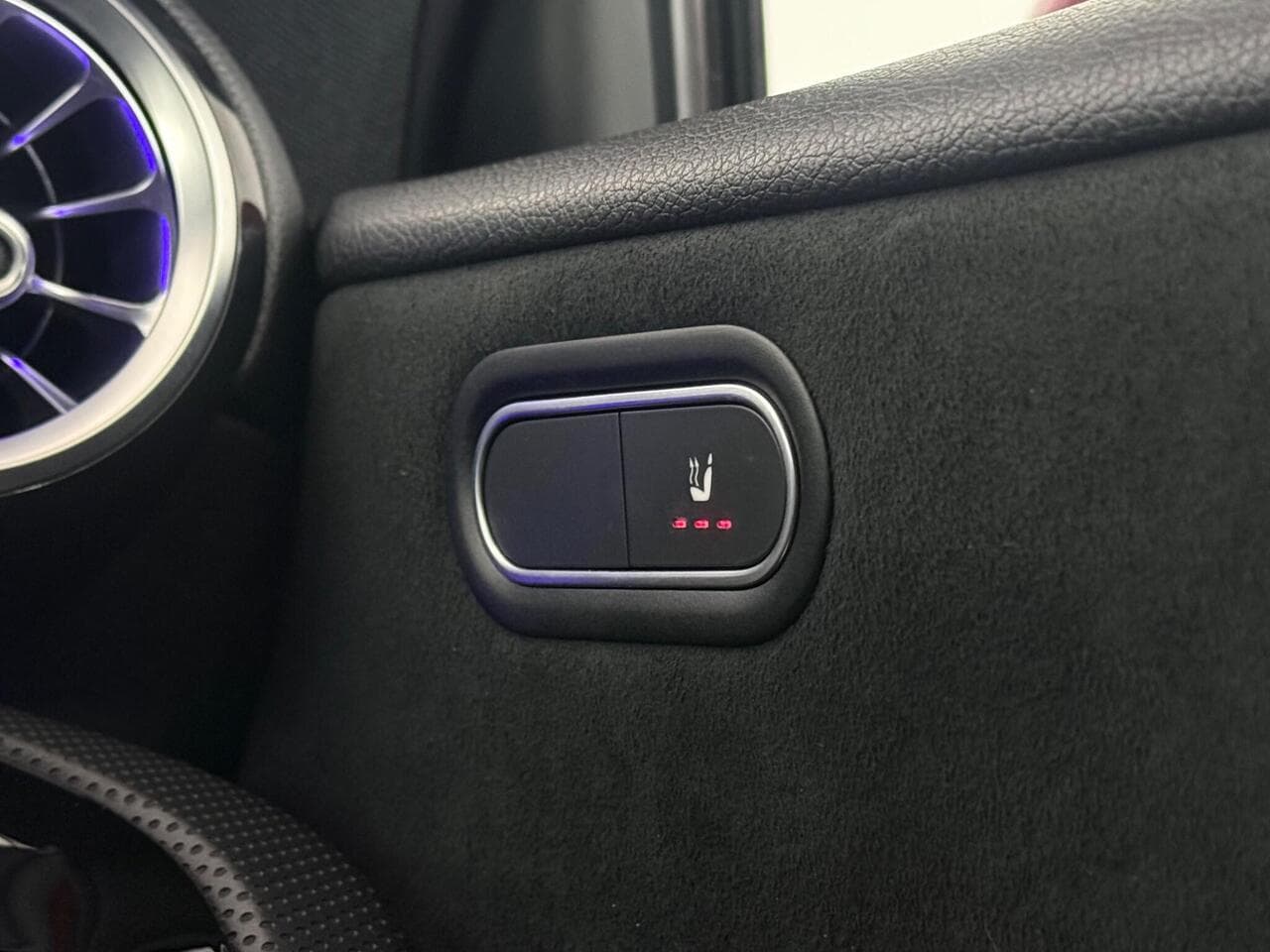 Mercedes-Benz A Class thumbnail Misc Controls