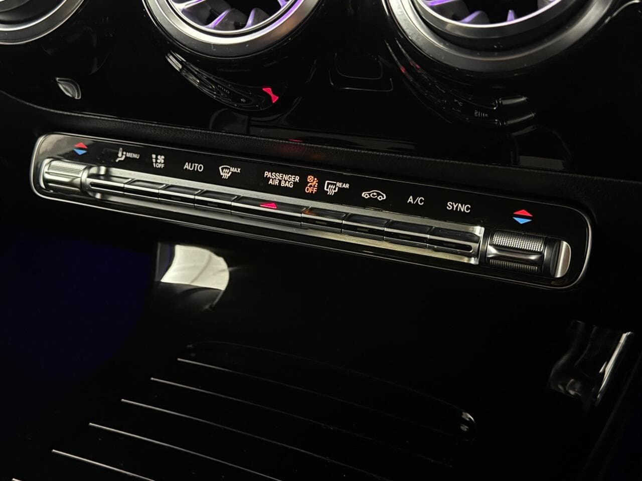Mercedes-Benz CLA thumbnail Misc Controls