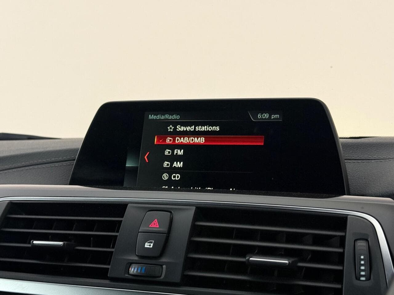 BMW 4 Series thumbnail Infotainment System