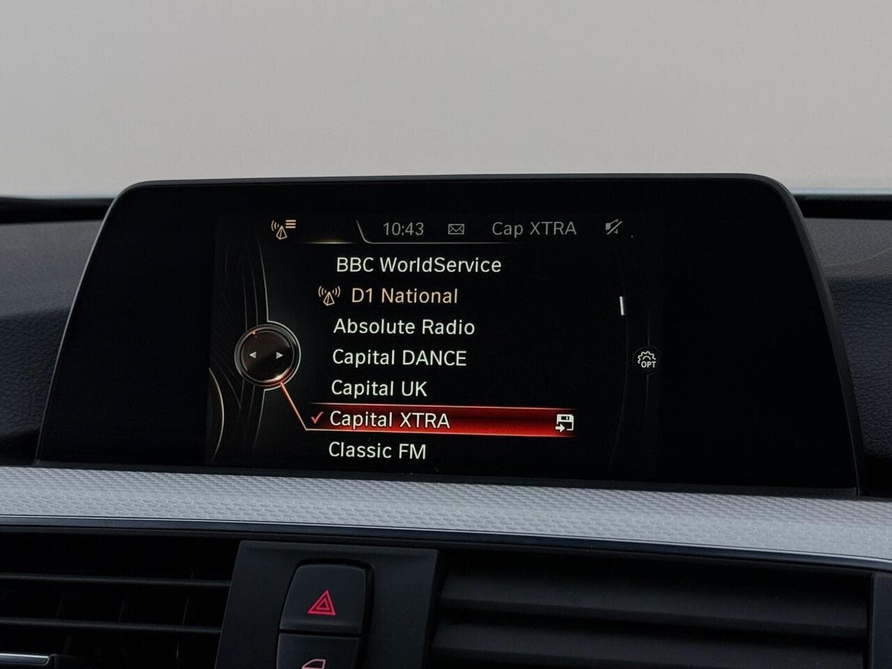 BMW 3 Series thumbnail Infotainment System