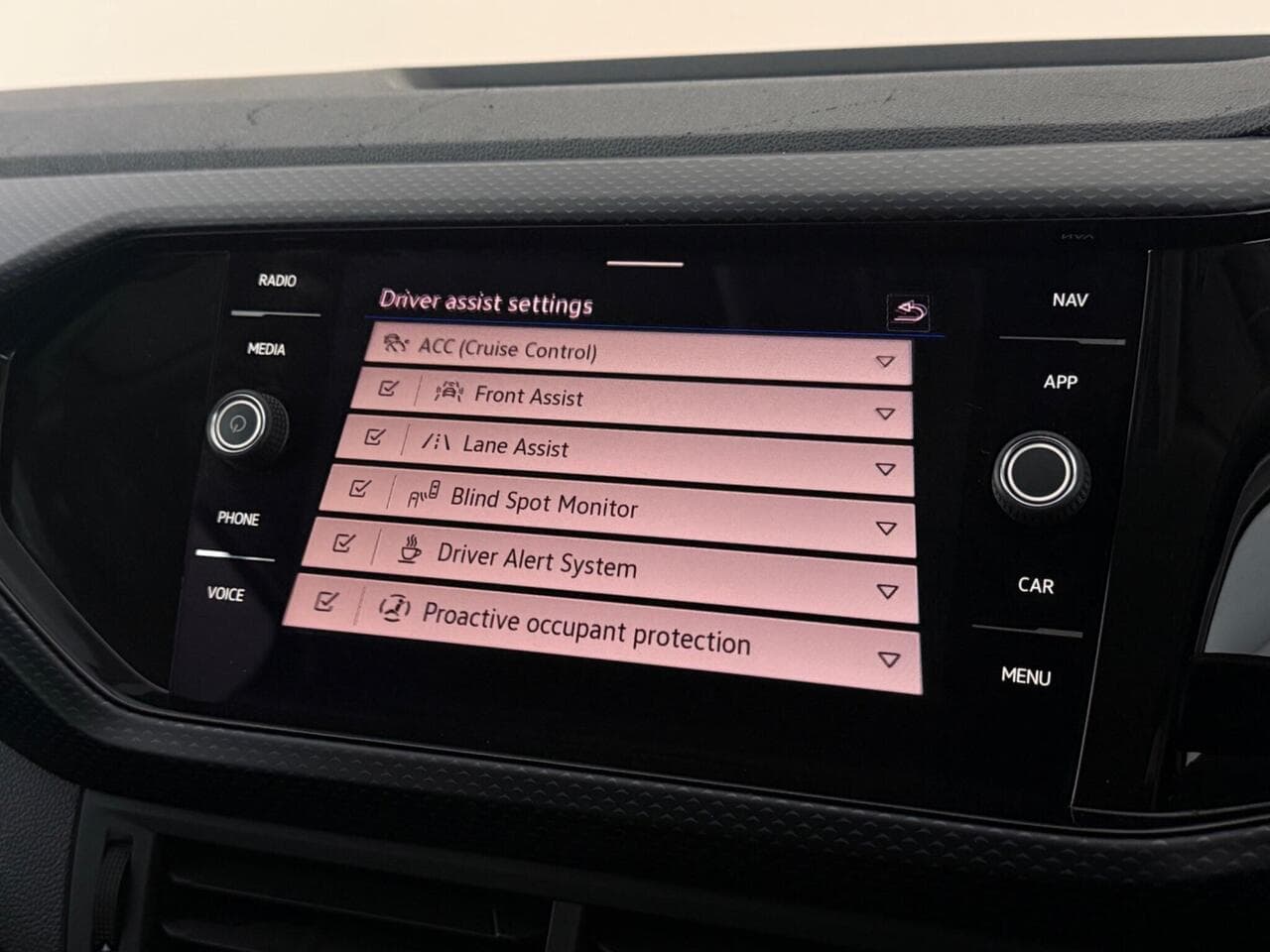 Volkswagen T-Cross thumbnail Infotainment System