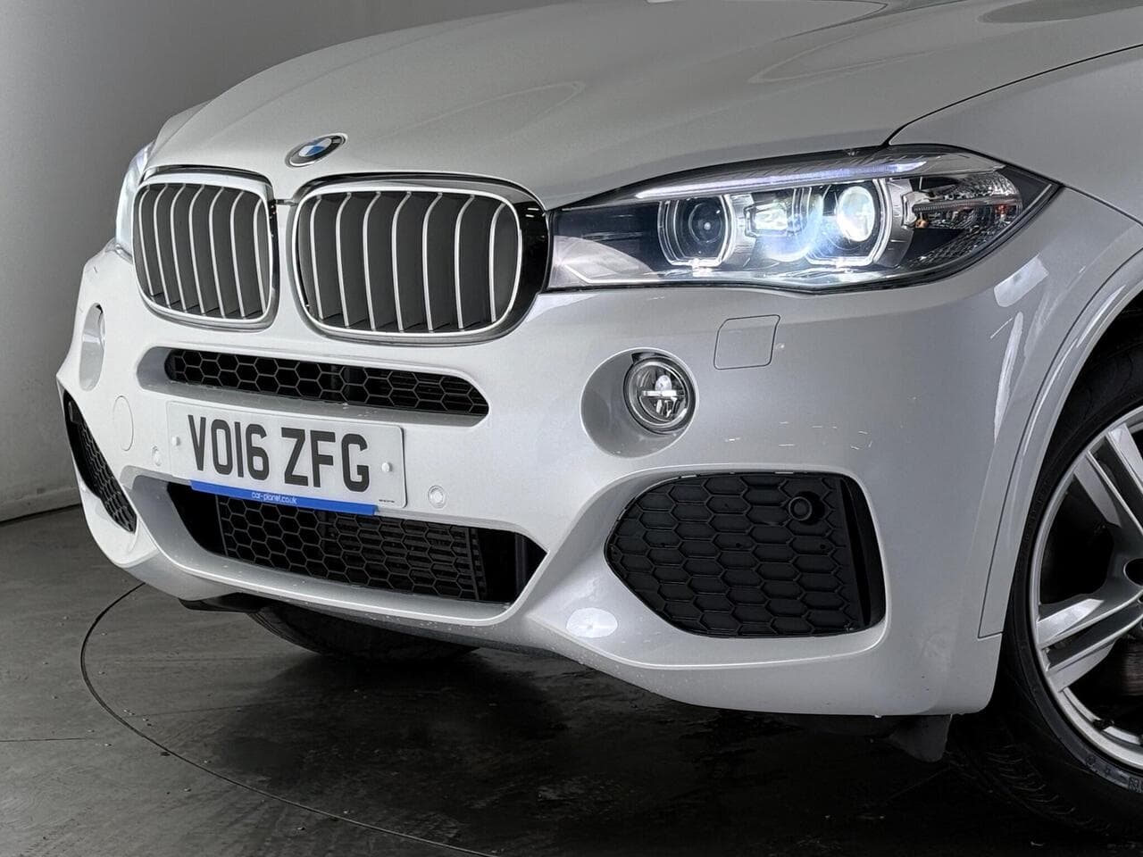 BMW X5 thumbnail Lights Front