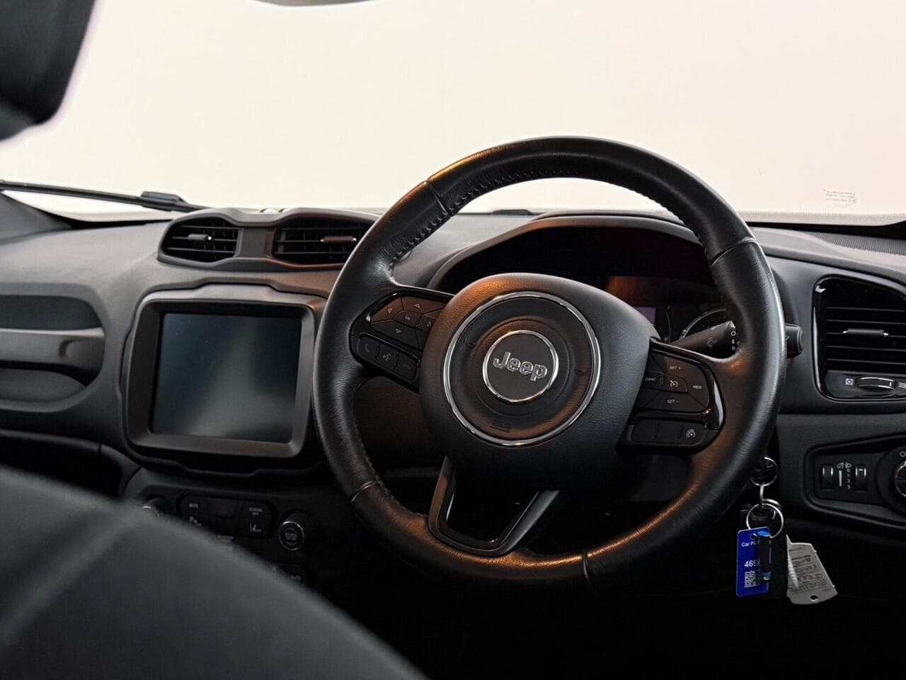 Jeep Renegade thumbnail Steering Wheel