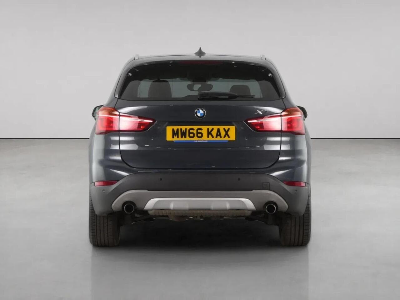 BMW X1 thumbnail Rear