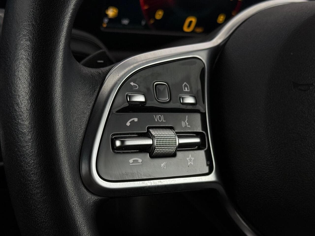 Mercedes-Benz B Class thumbnail Misc Controls
