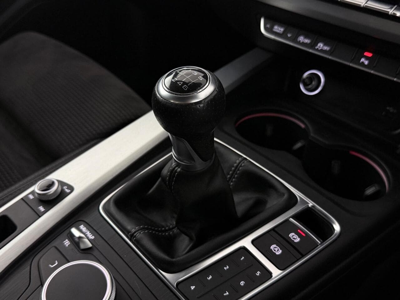 Audi A4 thumbnail Interior Front
