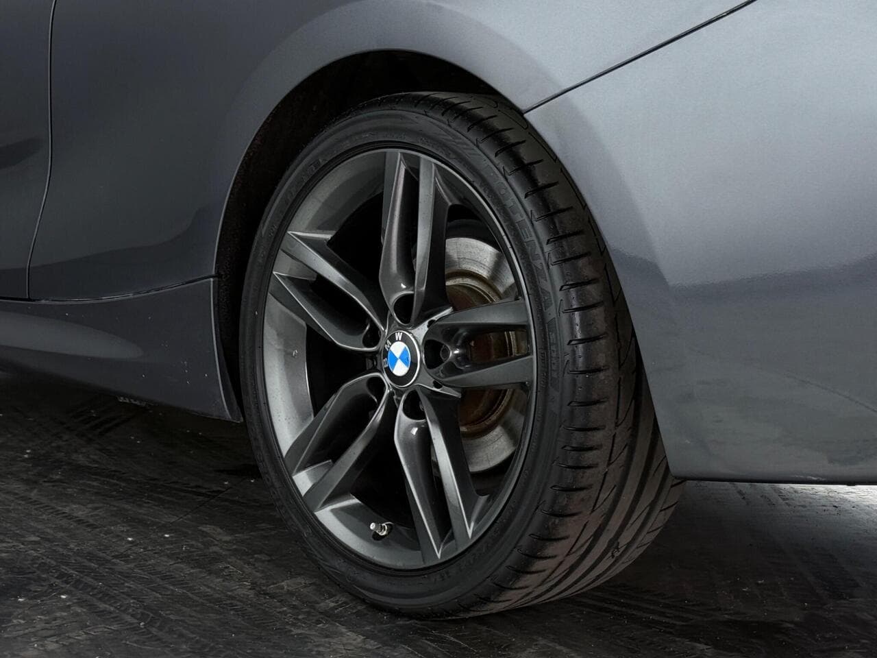 BMW 2 Series thumbnail Wheel