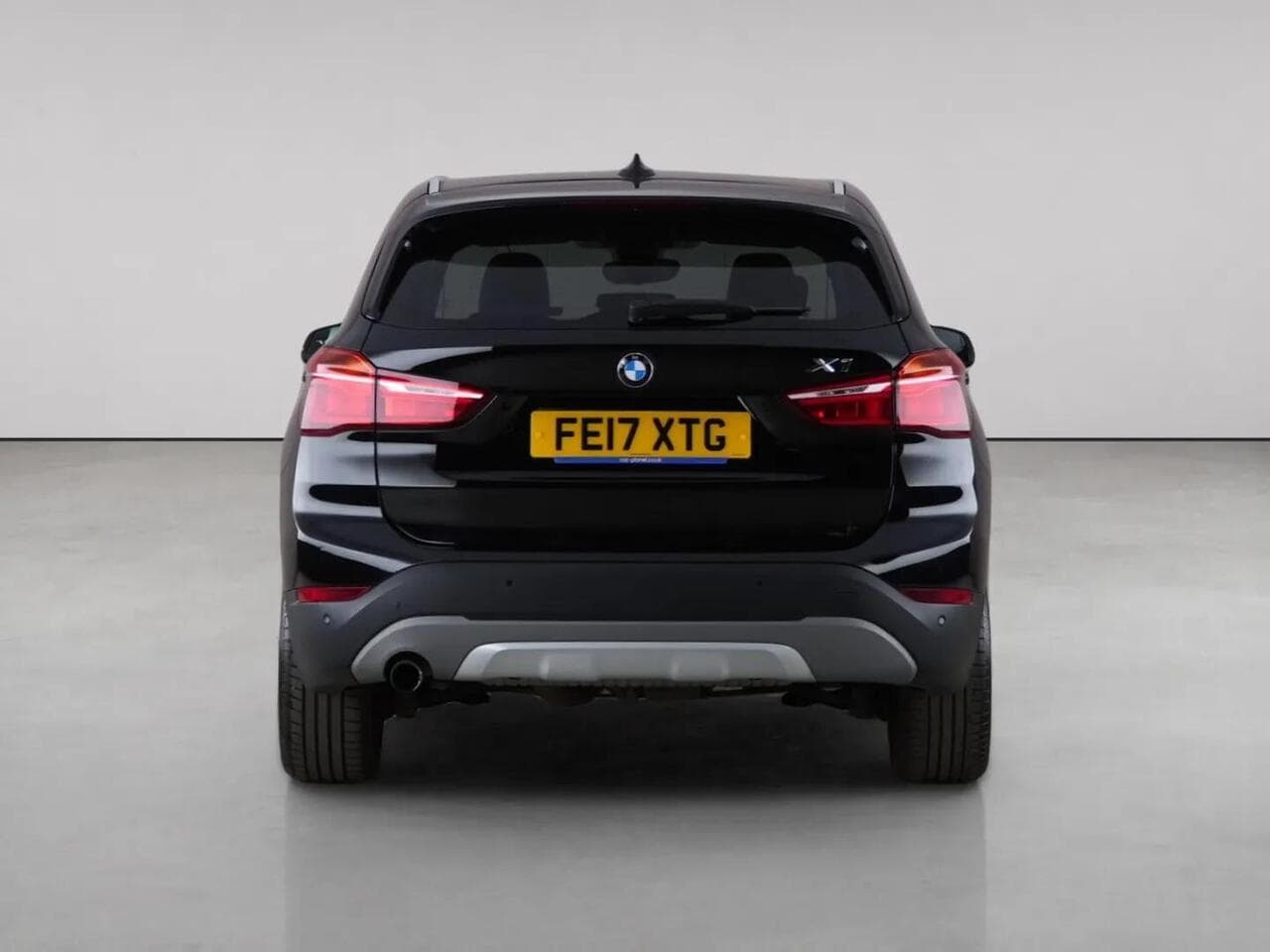 BMW X1 thumbnail Rear