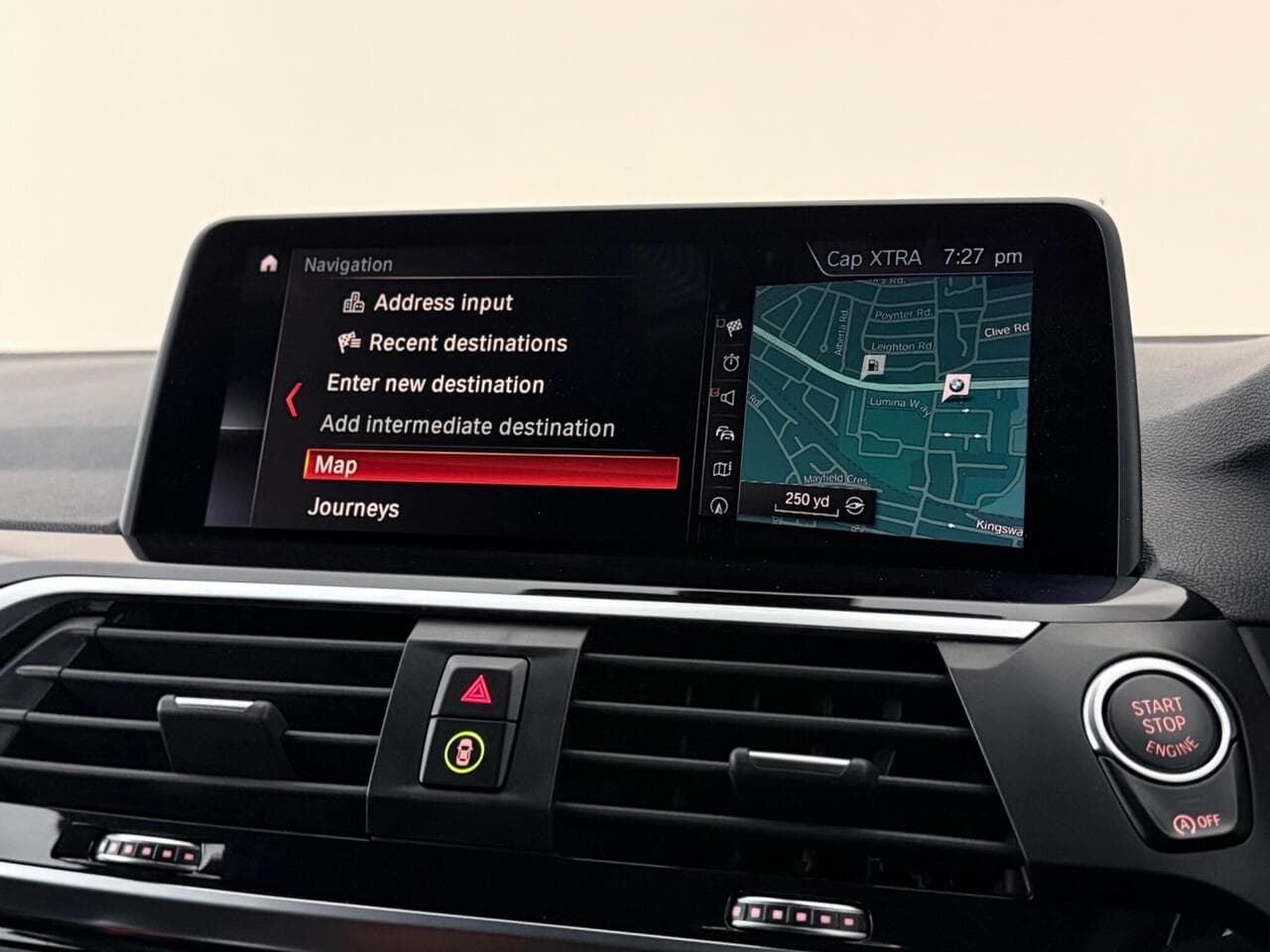 BMW X4 thumbnail Infotainment System