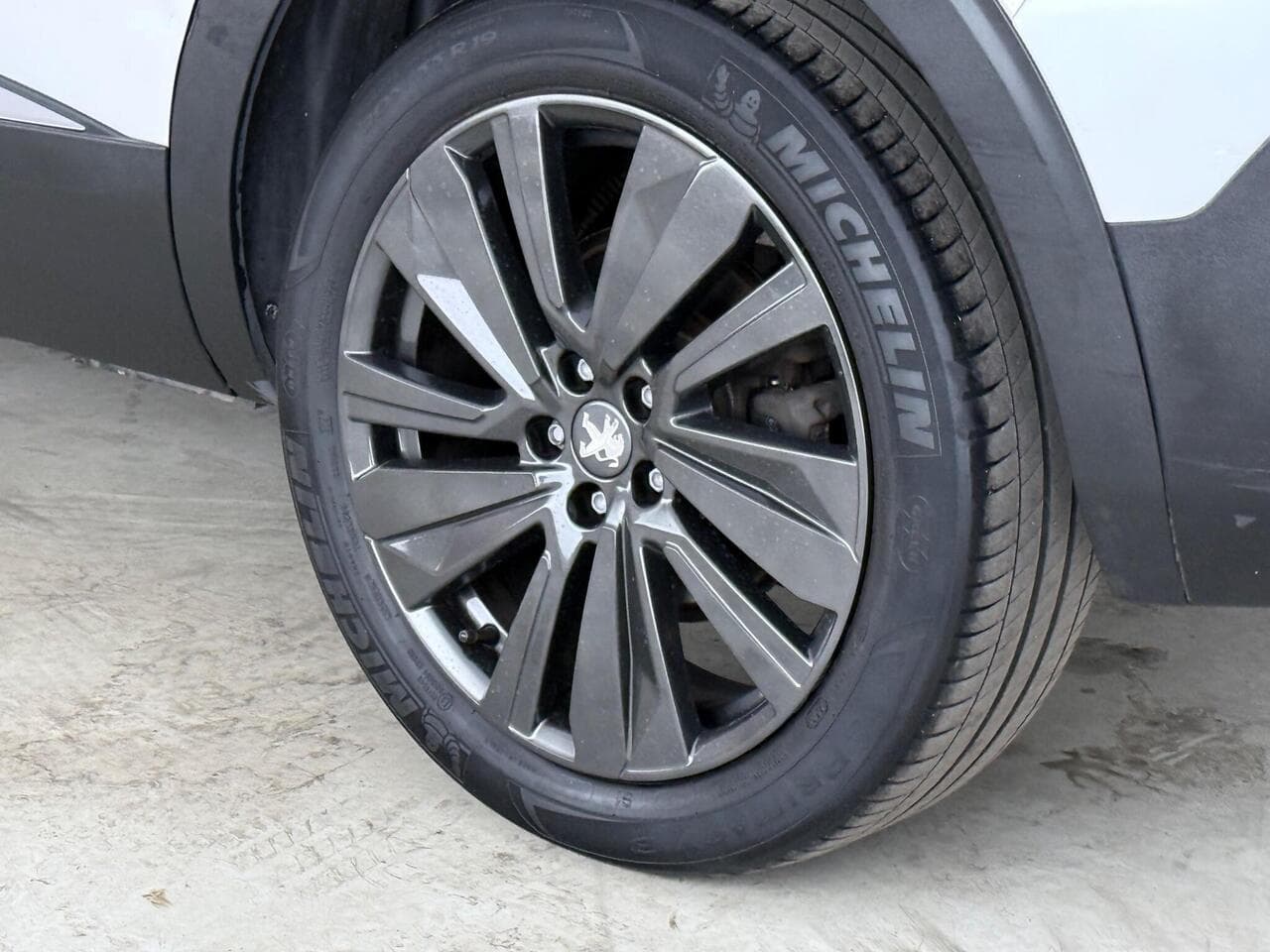 Peugeot 5008 thumbnail Wheel
