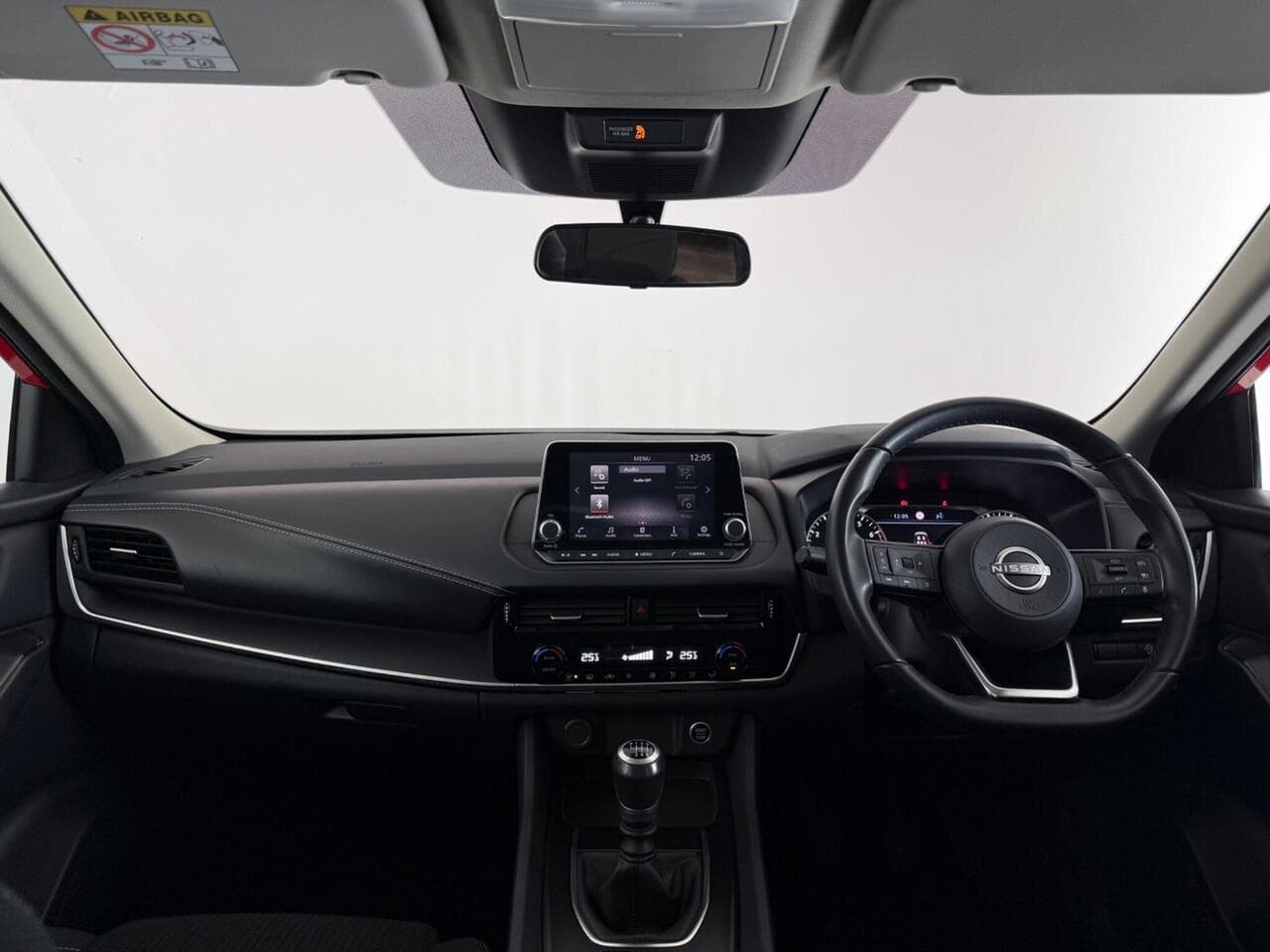 Nissan Qashqai thumbnail Interior Front