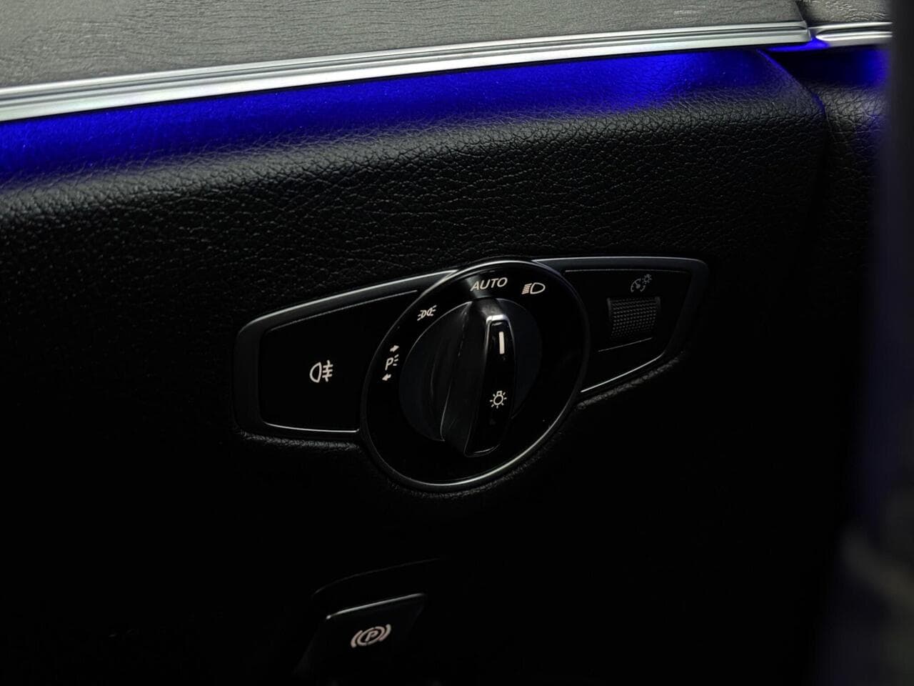 Mercedes-Benz CLS thumbnail Misc Controls