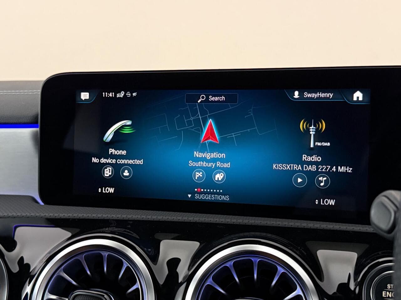 Mercedes-Benz CLA thumbnail Infotainment System