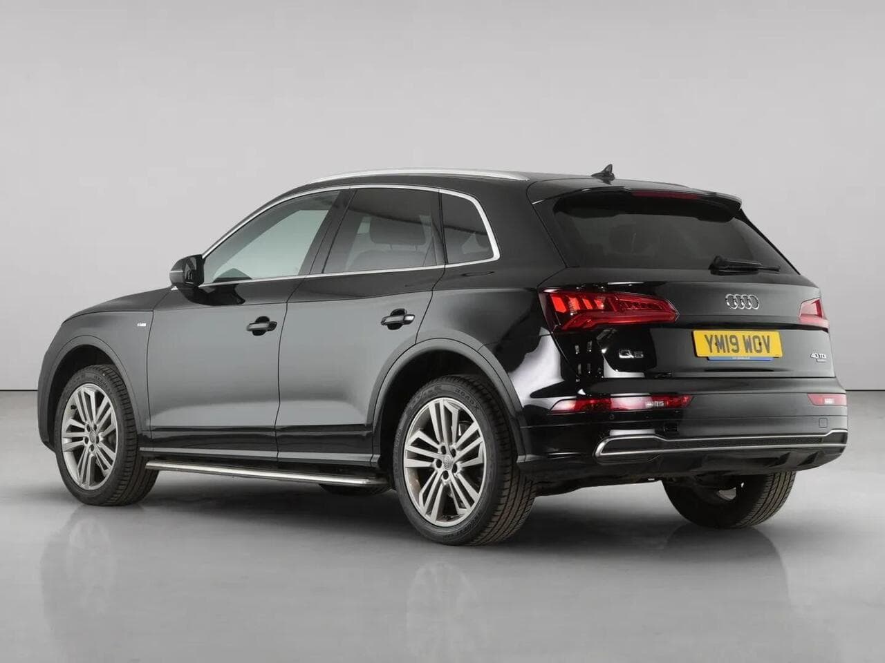 Audi Q5 thumbnail Rear Left