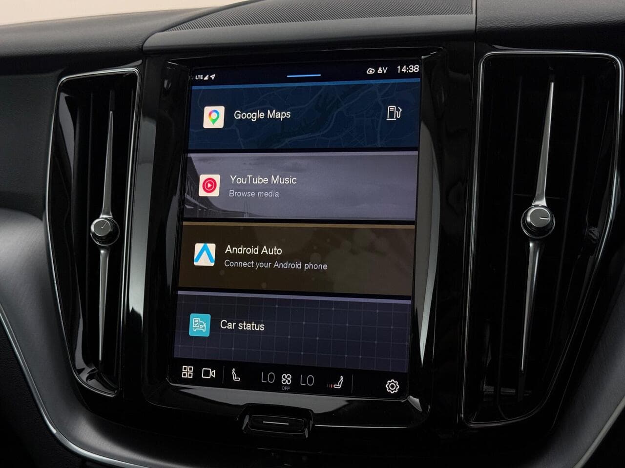 Volvo XC60 thumbnail Infotainment System