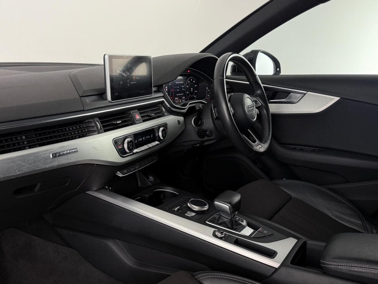 Audi A4 thumbnail Interior Front