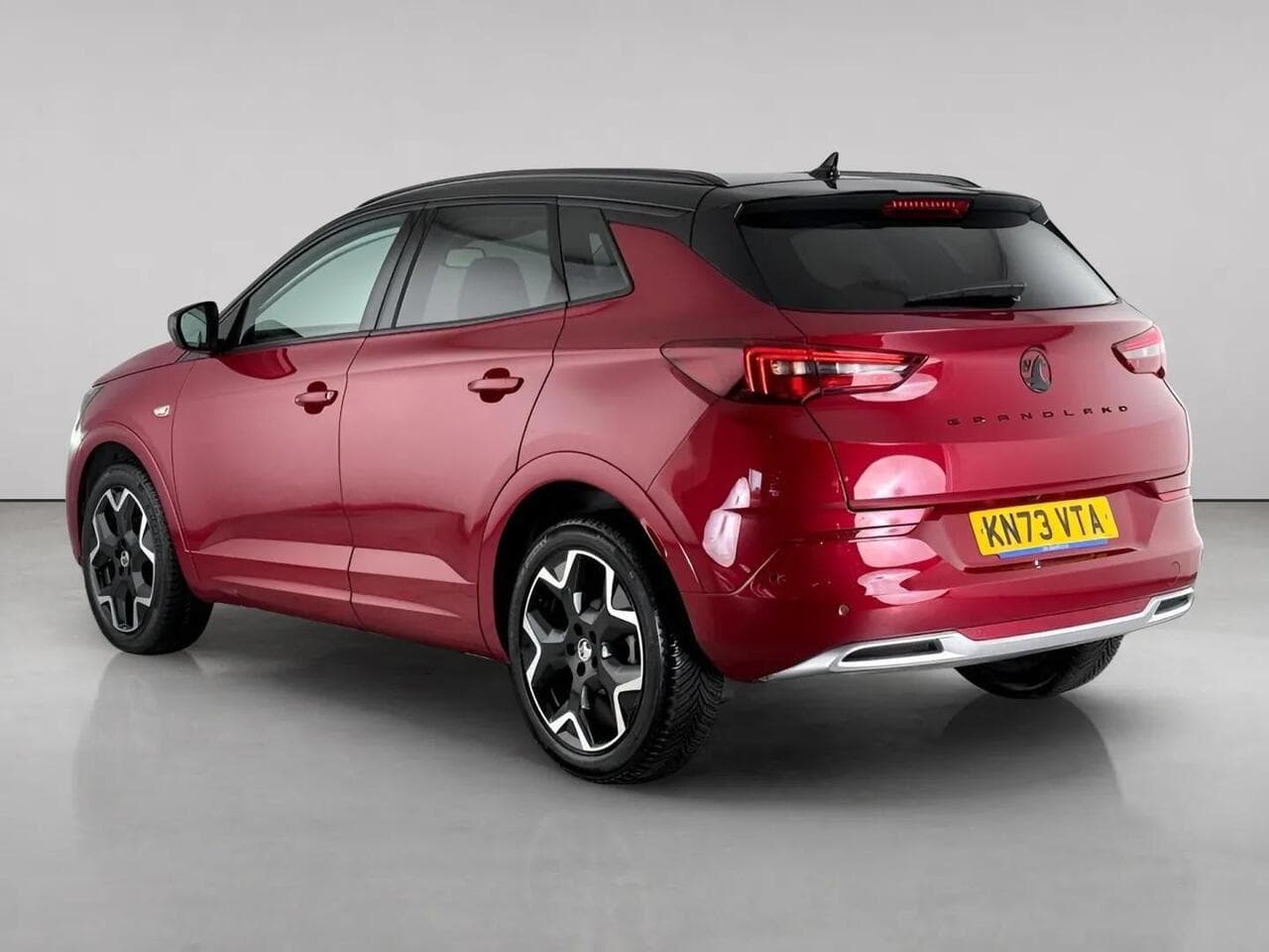 Vauxhall Grandland thumbnail Rear Left