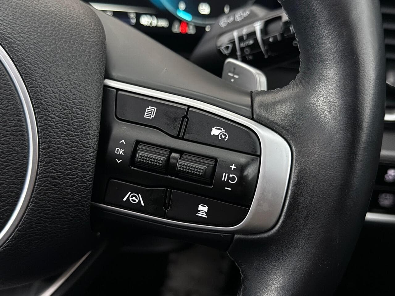 Kia Sportage thumbnail Misc Controls