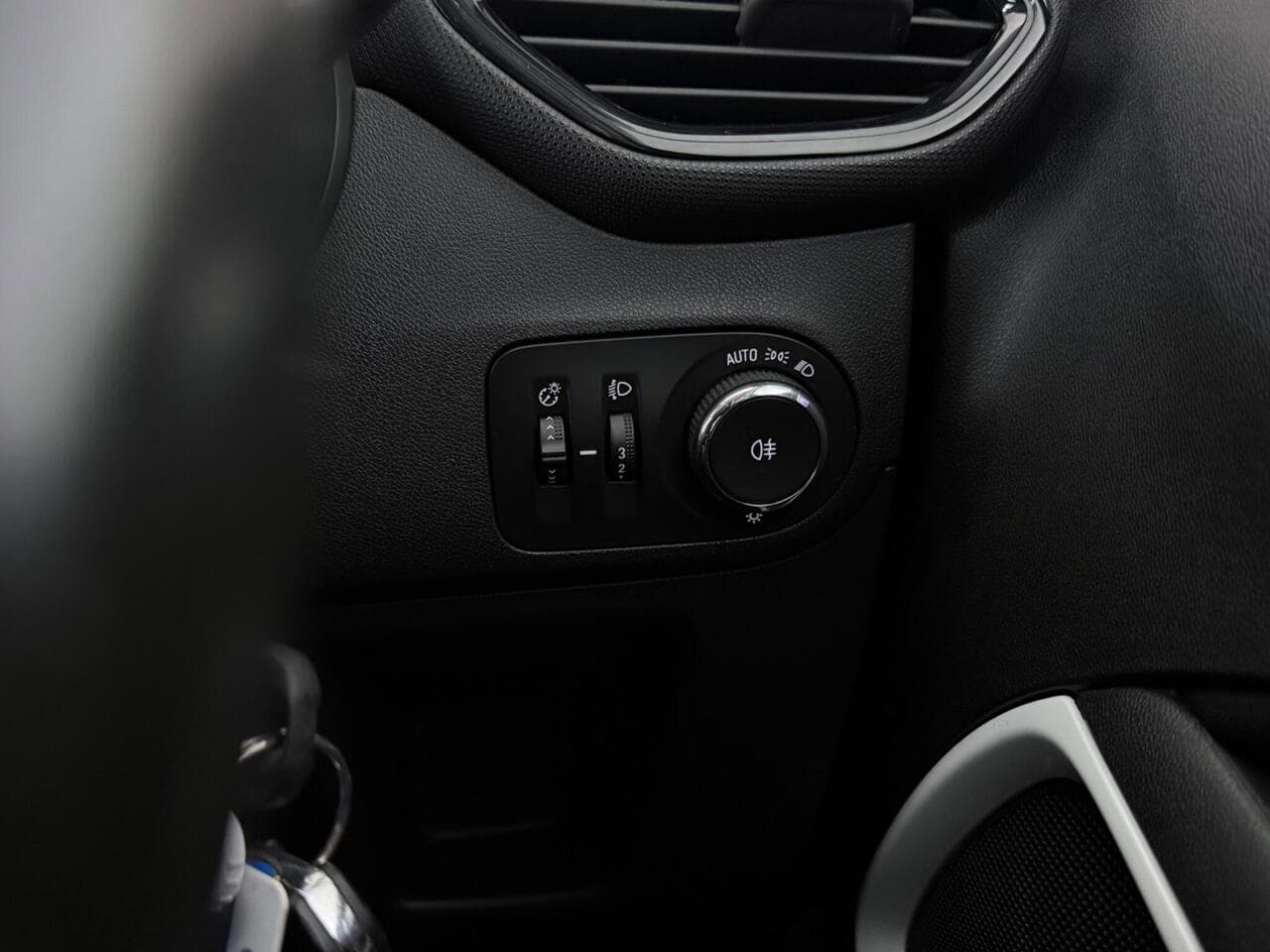 Vauxhall Crossland X thumbnail Misc Controls