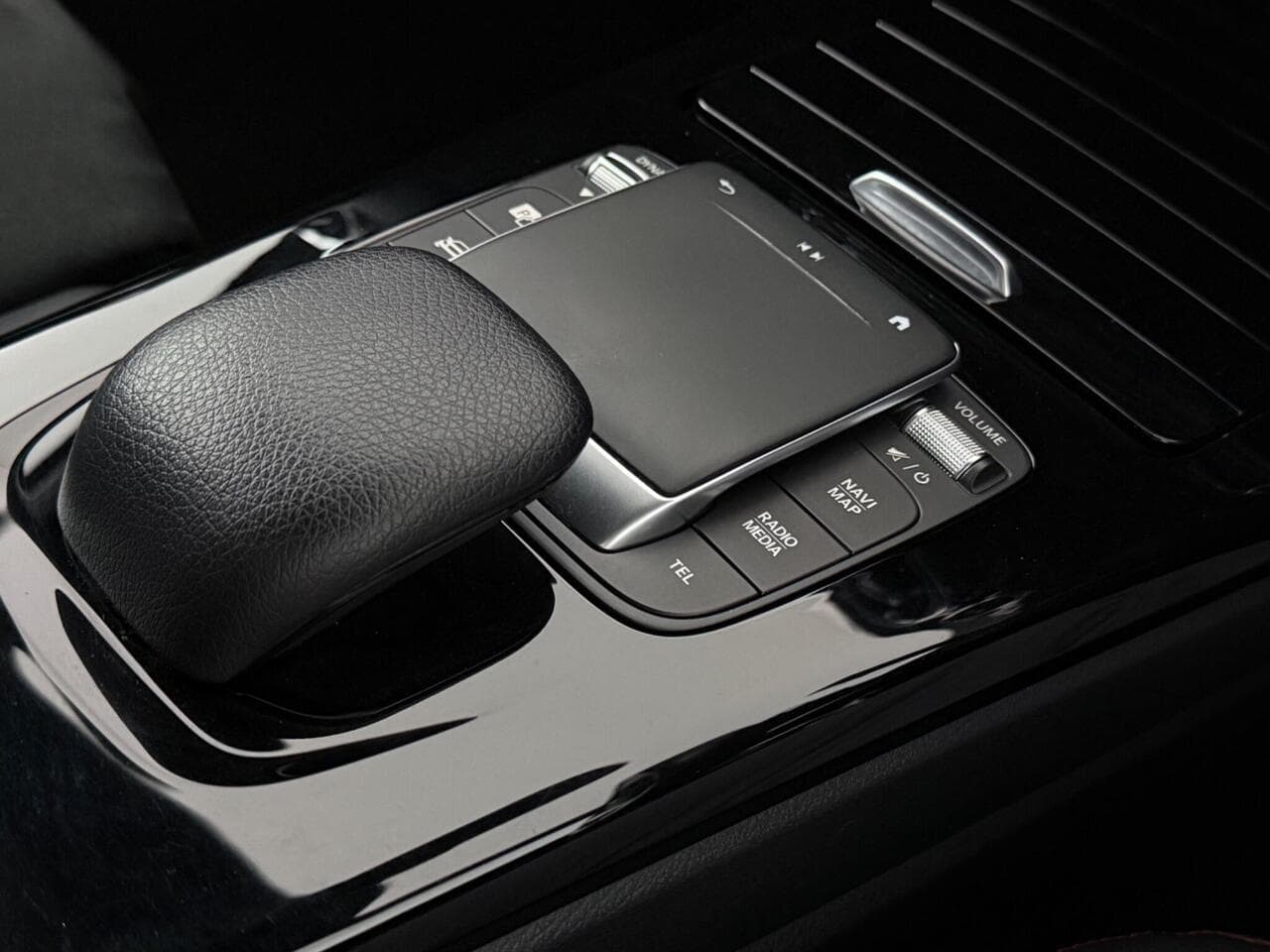 Mercedes-Benz A Class thumbnail Misc Controls