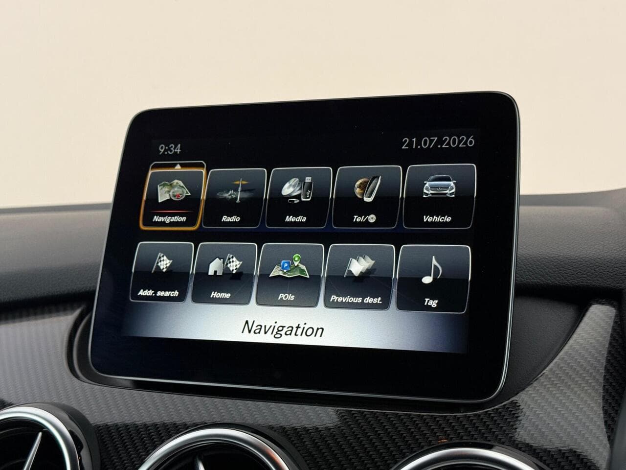 Mercedes-Benz B Class thumbnail Infotainment System