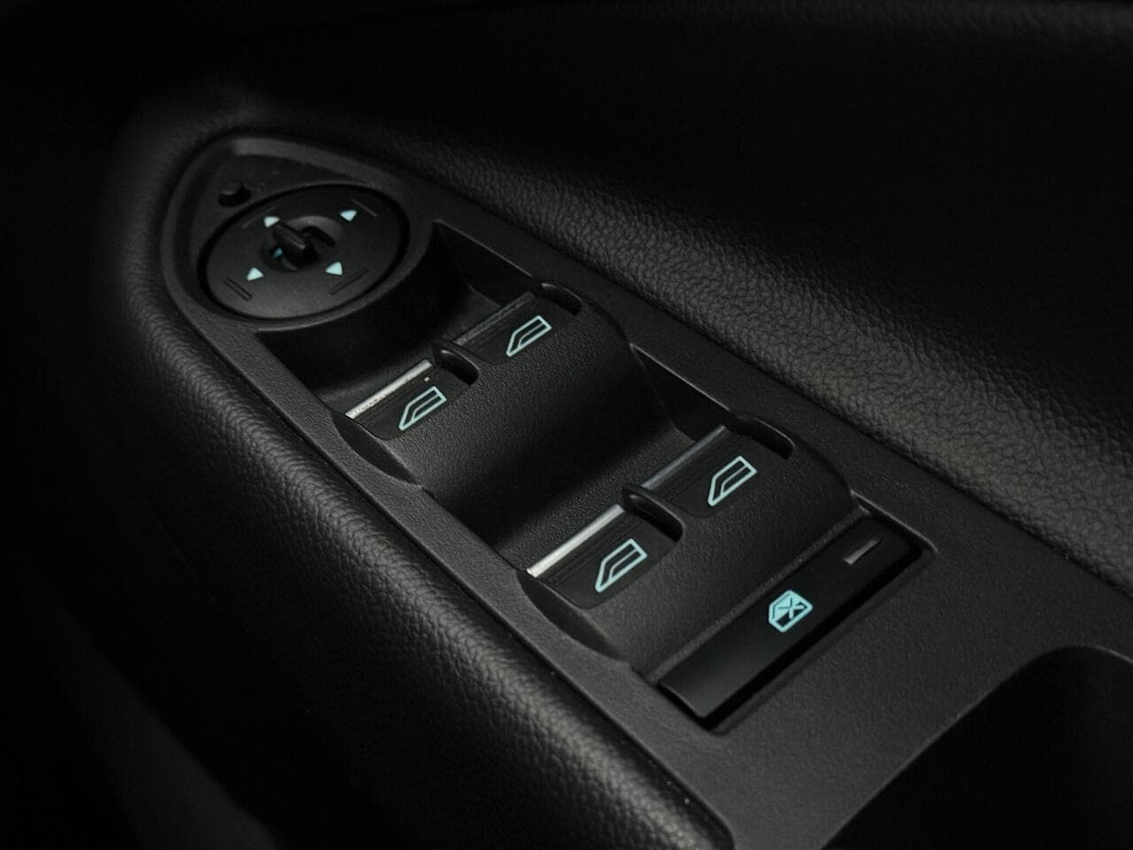 Ford Kuga thumbnail Misc Controls