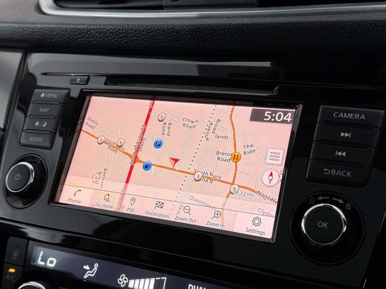 Nissan Qashqai thumbnail Infotainment System