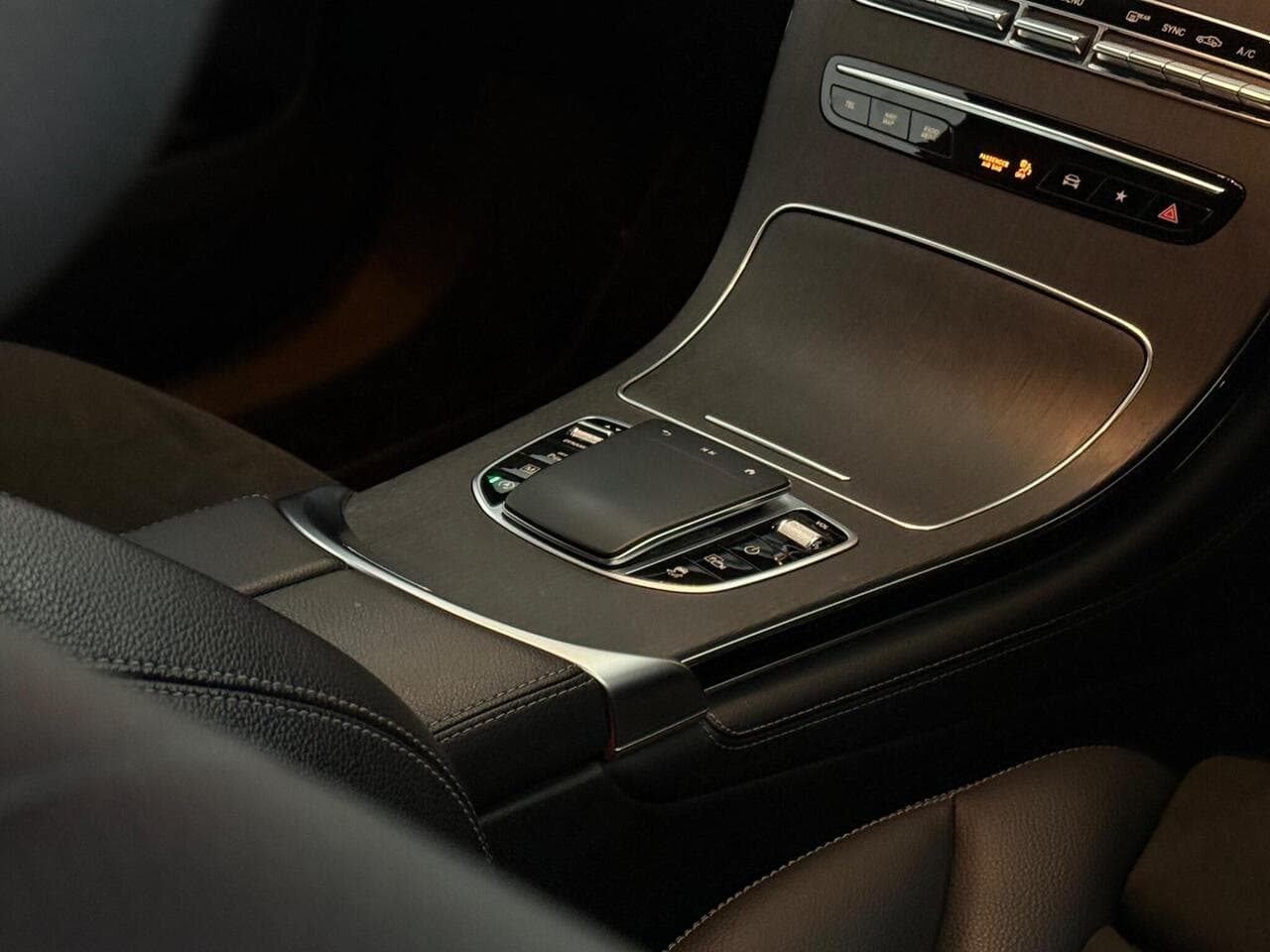 Mercedes-Benz GLC thumbnail Misc Controls