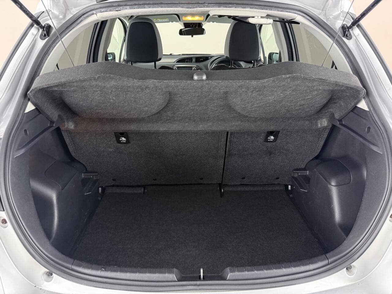 Toyota Yaris thumbnail Boot