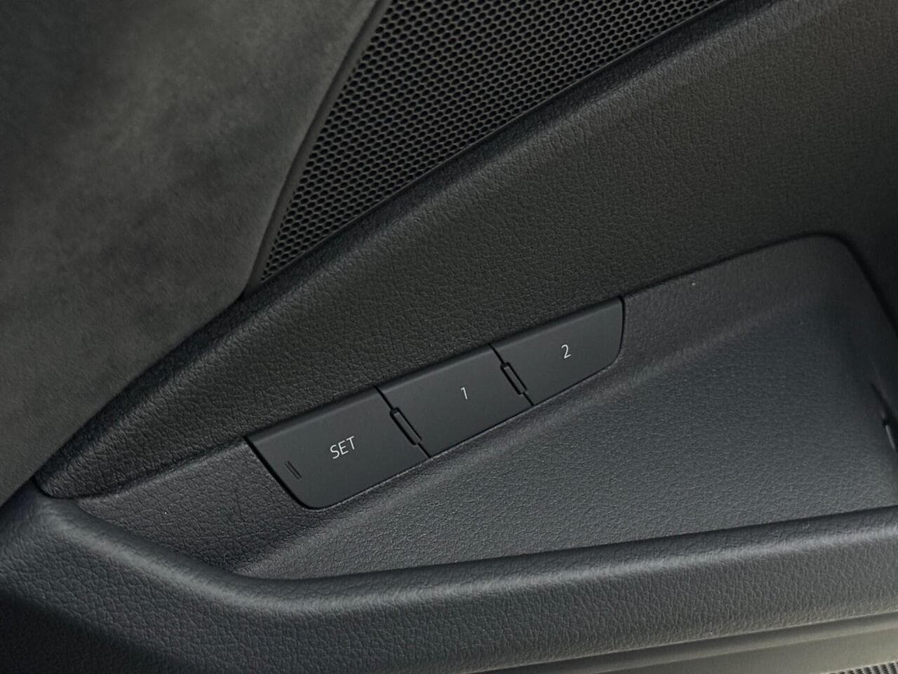 Audi e-tron thumbnail Misc Controls