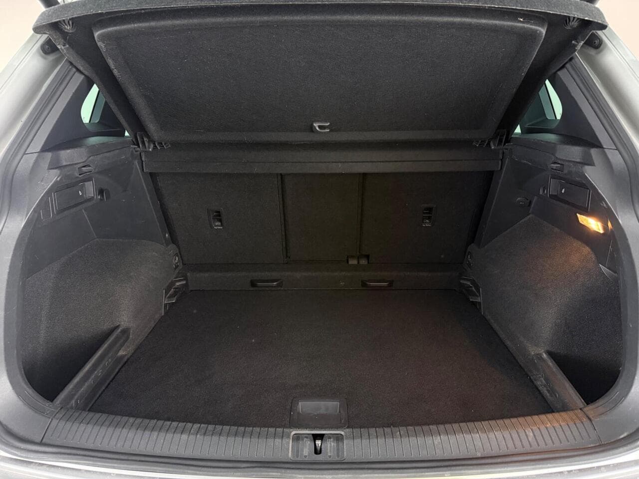 Volkswagen Tiguan thumbnail Boot