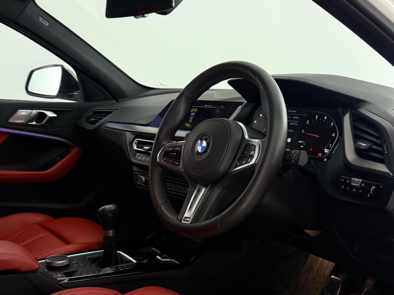 BMW 1 Series thumbnail Interior Front