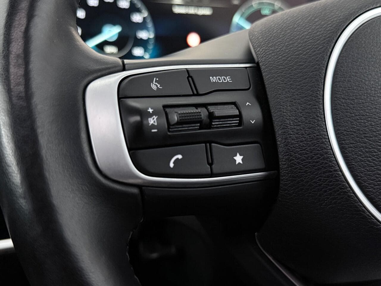 Kia Sportage thumbnail Misc Controls