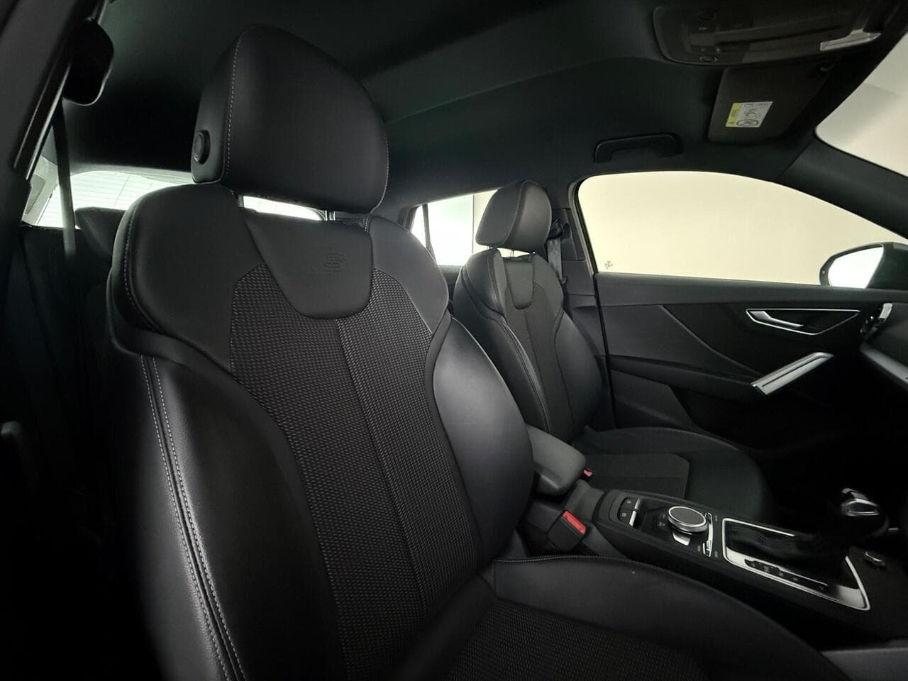 Audi Q2 thumbnail Seat Driver