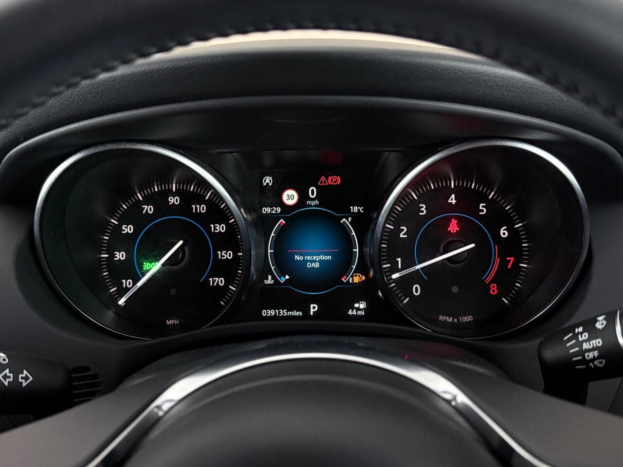 Jaguar XE thumbnail Driver Instruments
