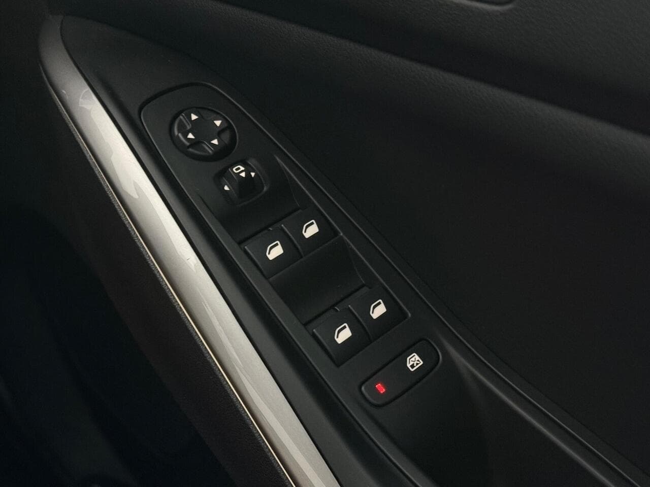 Vauxhall Grandland thumbnail Misc Controls