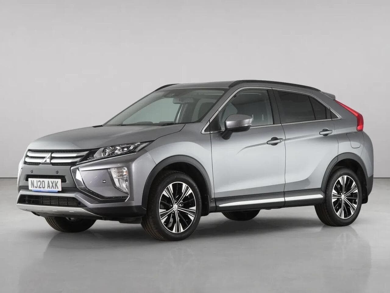 Mitsubishi Eclipse Cross thumbnail Front Left