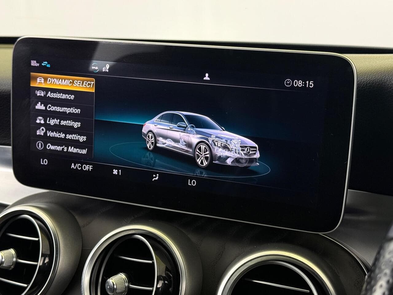 Mercedes-Benz C Class thumbnail Infotainment System