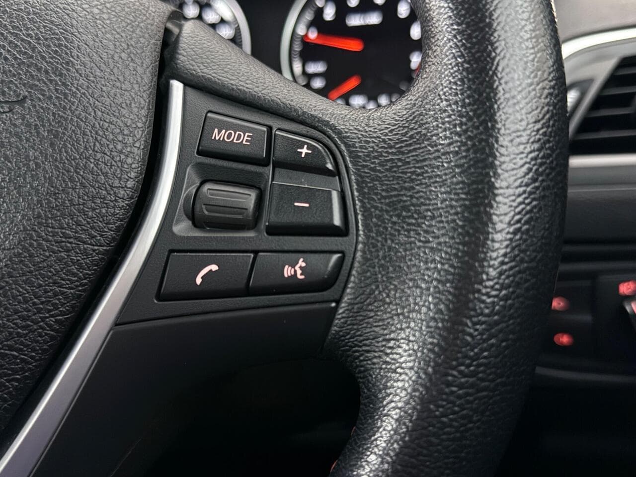 BMW 1 Series thumbnail Misc Controls