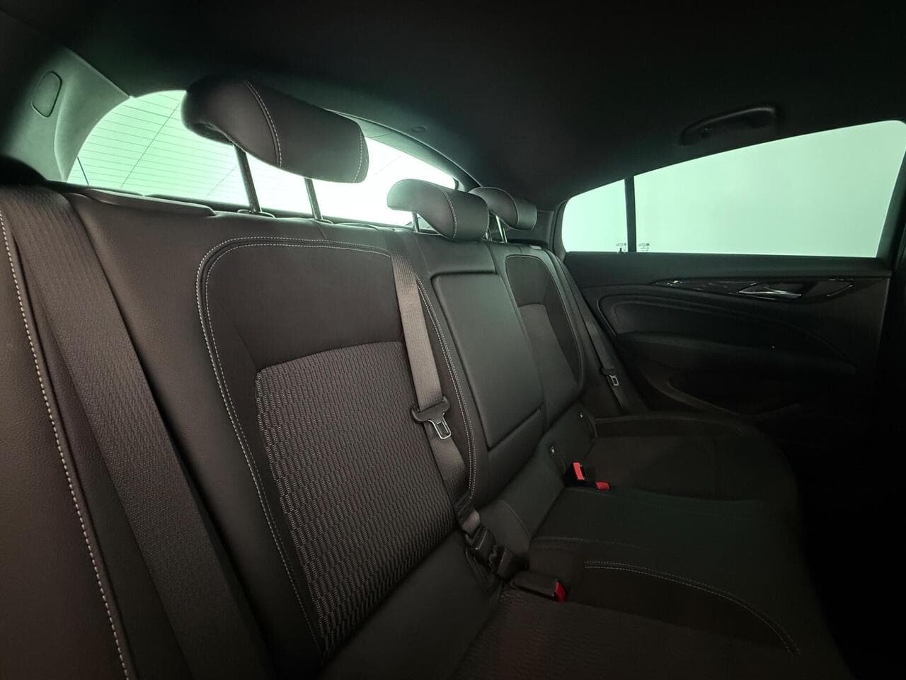 Vauxhall Insignia thumbnail Seats Rear