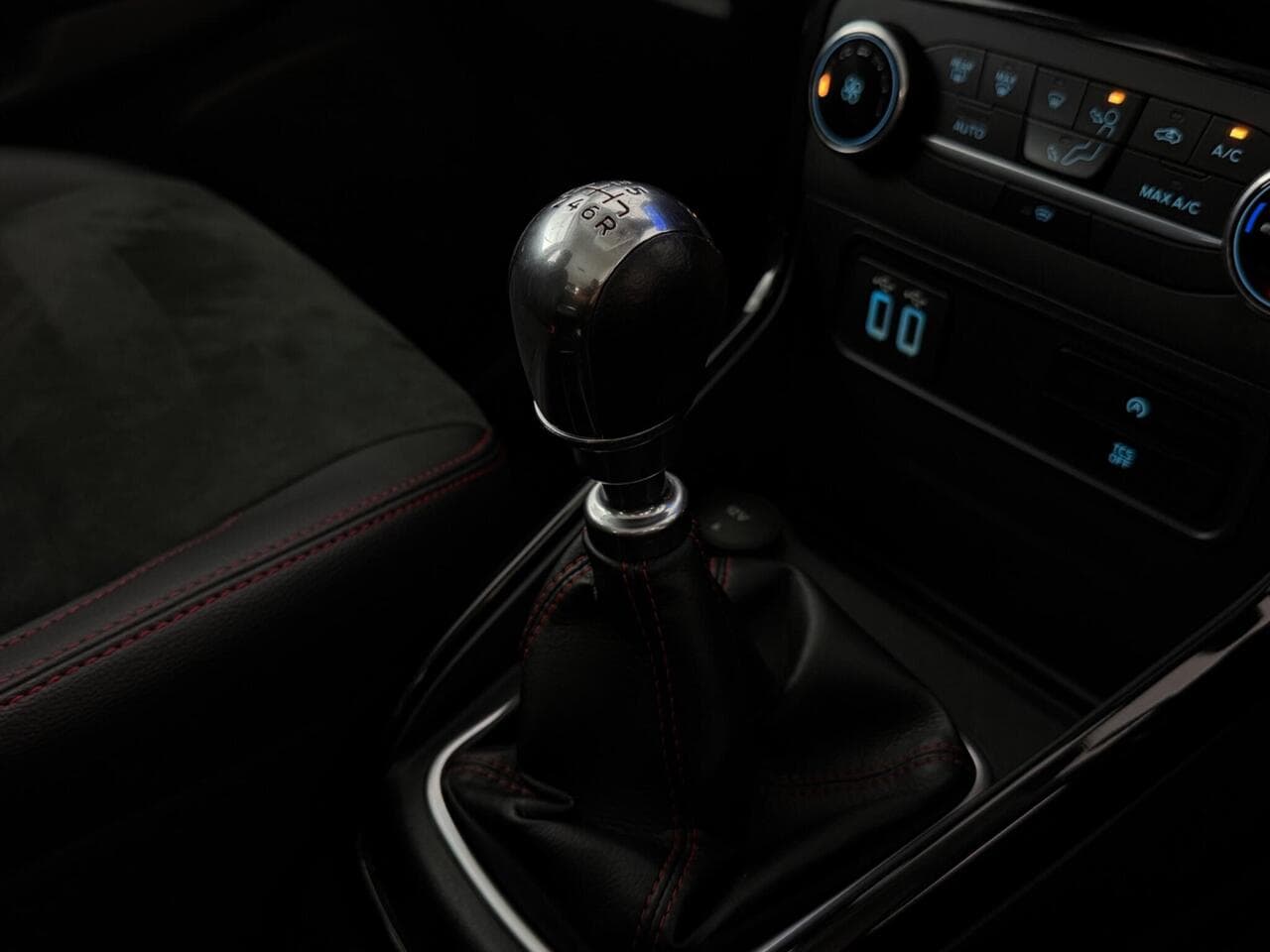 Ford EcoSport thumbnail Interior Front