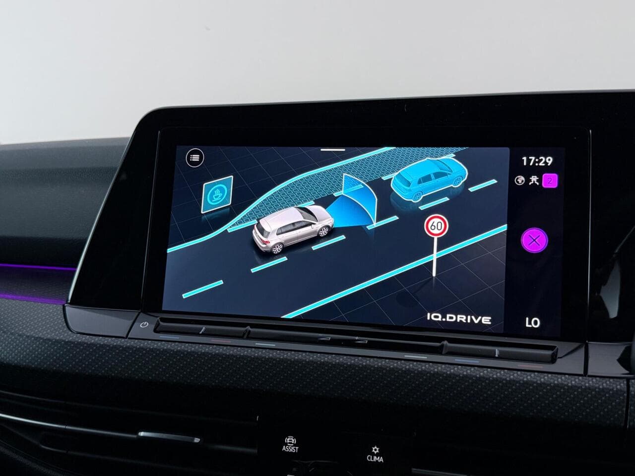 Volkswagen Golf thumbnail Infotainment System