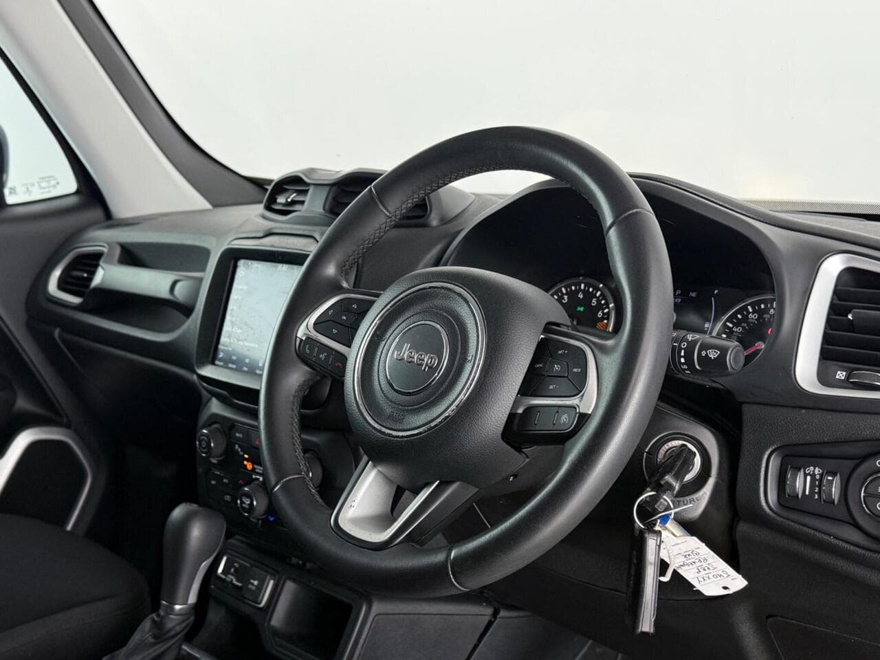 Jeep Renegade thumbnail Interior Front