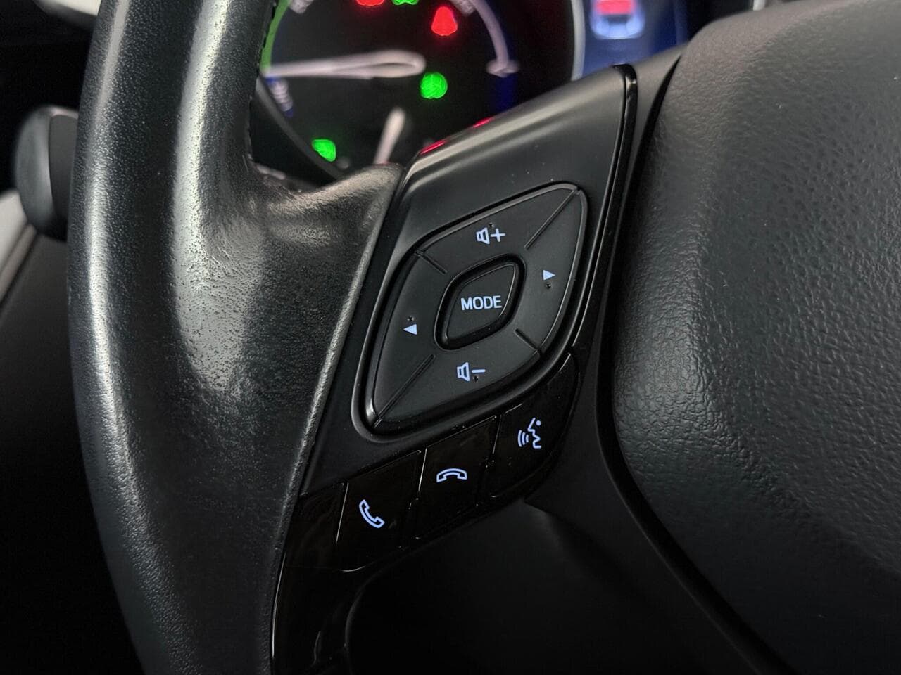 Toyota C-HR thumbnail Misc Controls