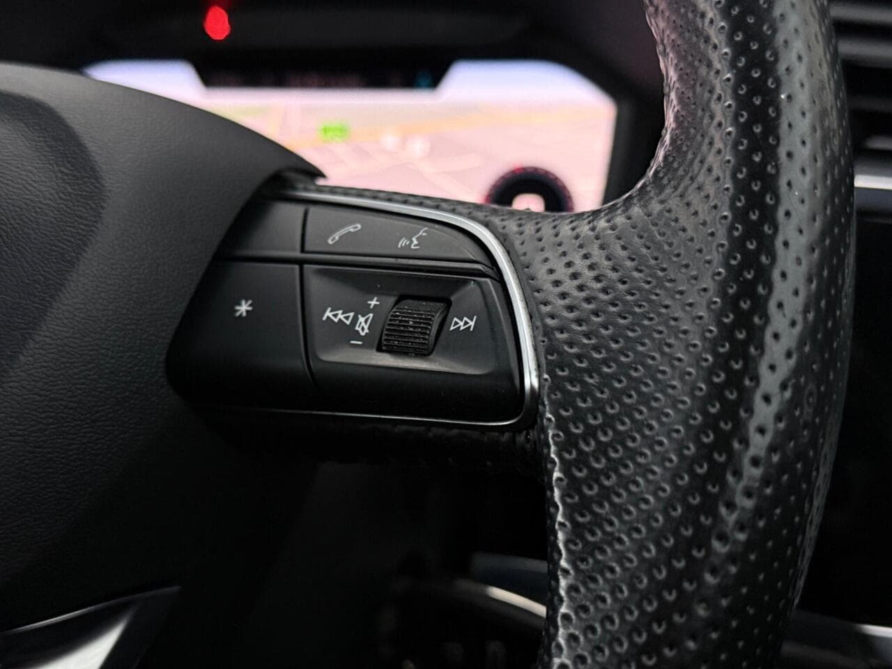 Audi Q3 thumbnail Misc Controls